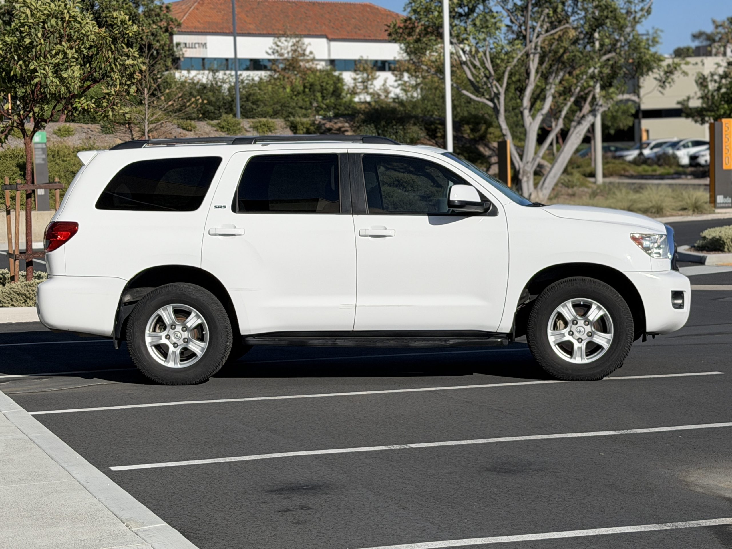 toyota sequoia 2014 5TDZY5G13ES050844 image toyota sequoia 2014 5TDZY5G13ES050844 image