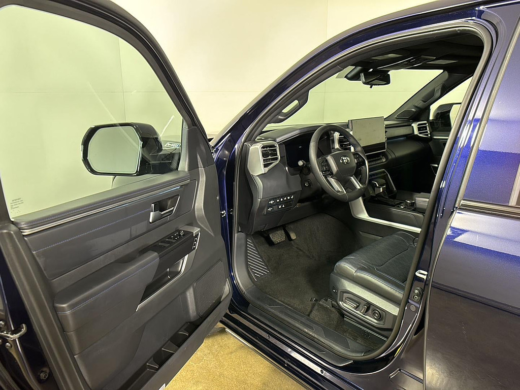 toyota sequoia 2025 7SVAAABA7SX049466 image toyota sequoia 2025 7SVAAABA7SX049466 image