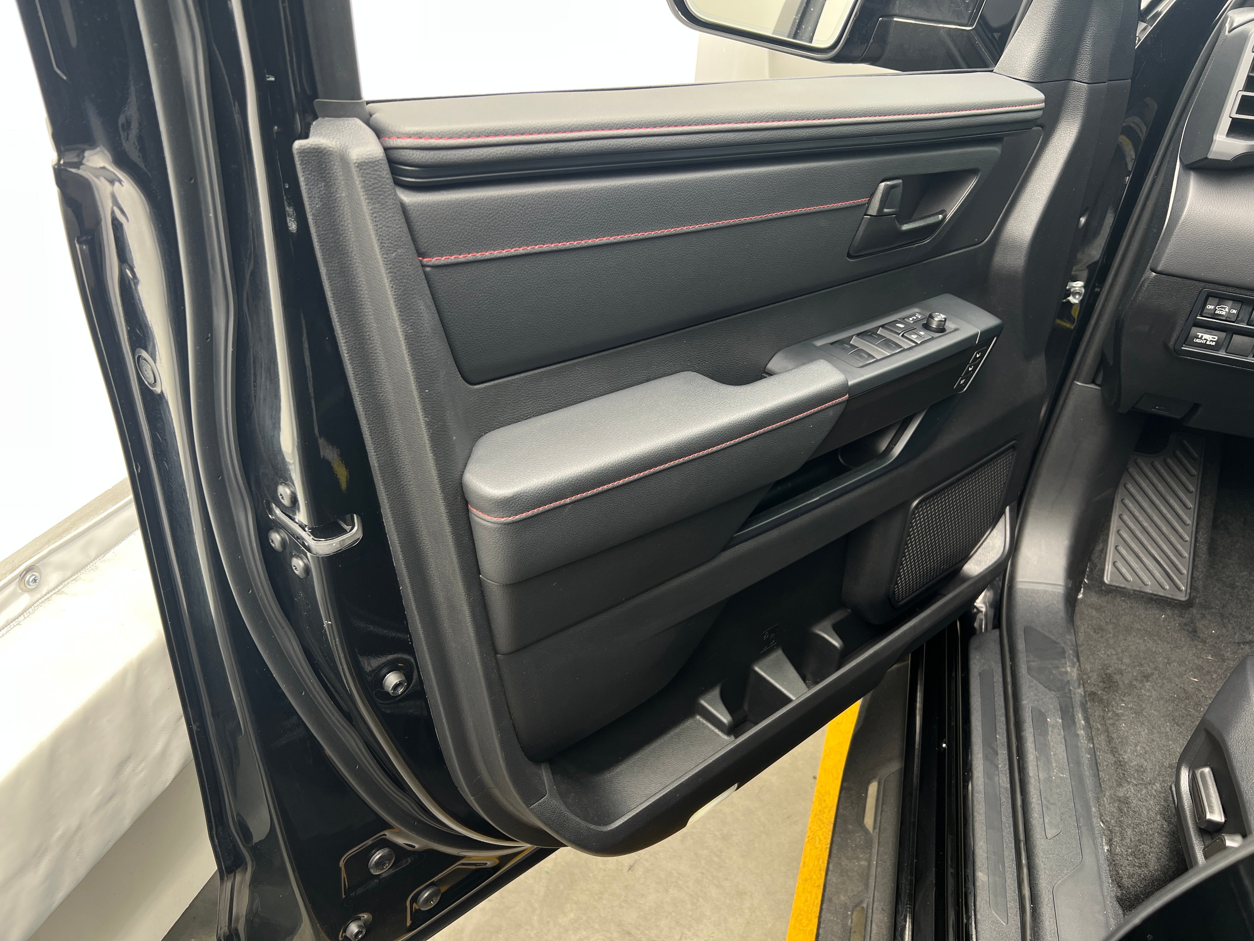 toyota sequoia 2025 7SVAAABA8SX064803 image toyota sequoia 2025 7SVAAABA8SX064803 image