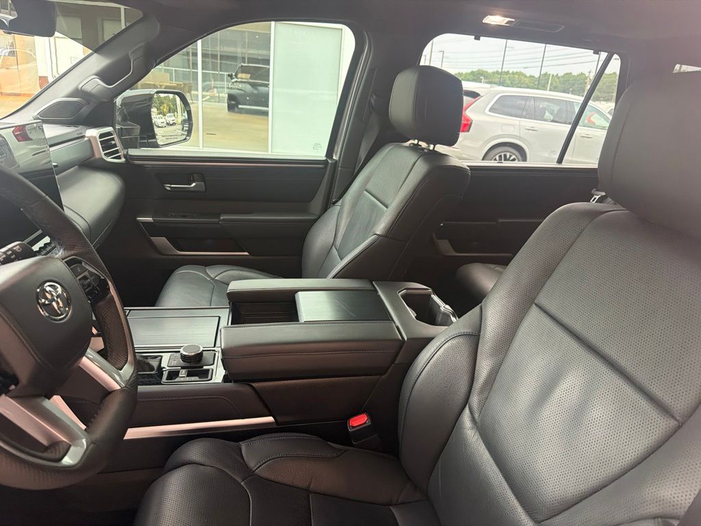 toyota sequoia 2025 7SVAAABA9SX057682 image toyota sequoia 2025 7SVAAABA9SX057682 image