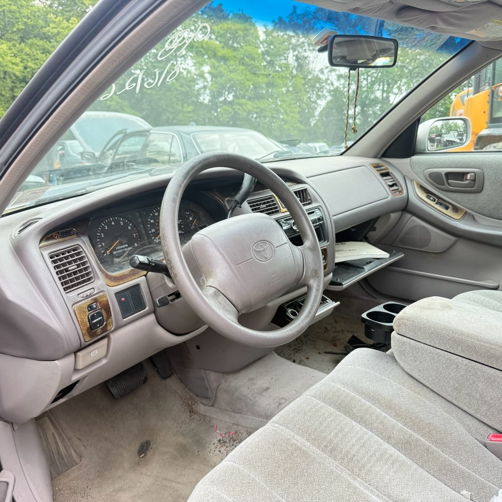toyota avalon 1998 4T1BF18B4WU266279 image toyota avalon 1998 4T1BF18B4WU266279 image