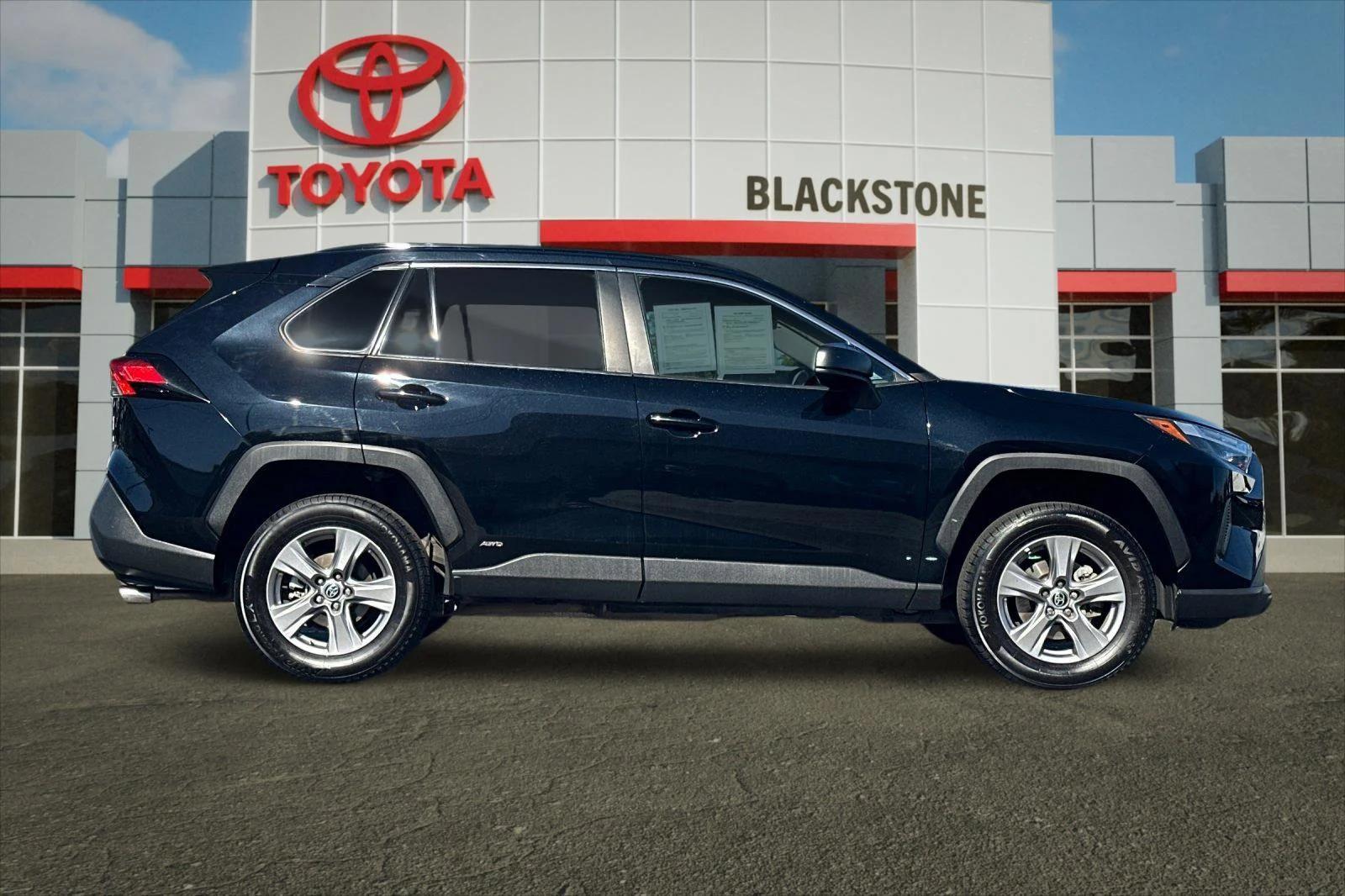 toyota rav4 2023 4T3LWRFV7PU091714 image
