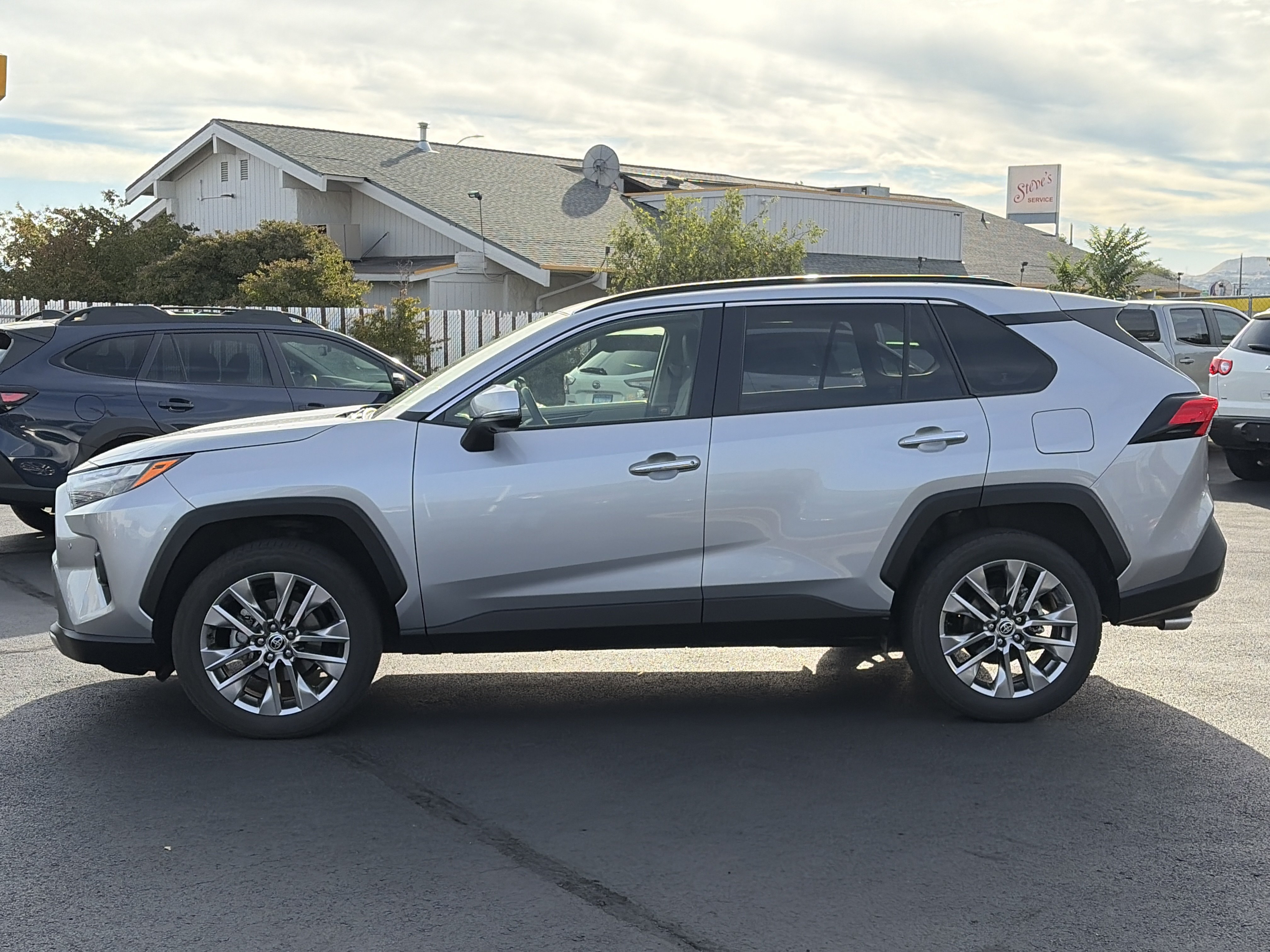 toyota rav4 2023 JTMN1RFV2PJ042006 image toyota rav4 2023 JTMN1RFV2PJ042006 image