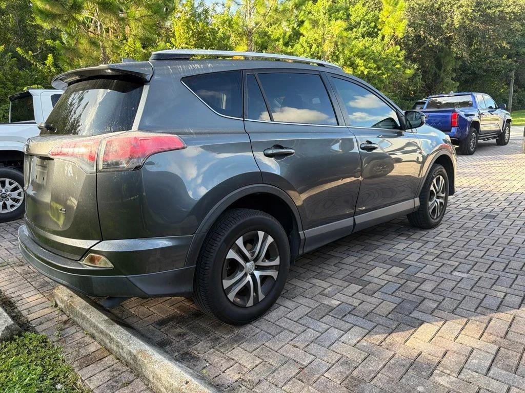 toyota rav4 2016 JTMZFREV0GD083043 image toyota rav4 2016 JTMZFREV0GD083043 image