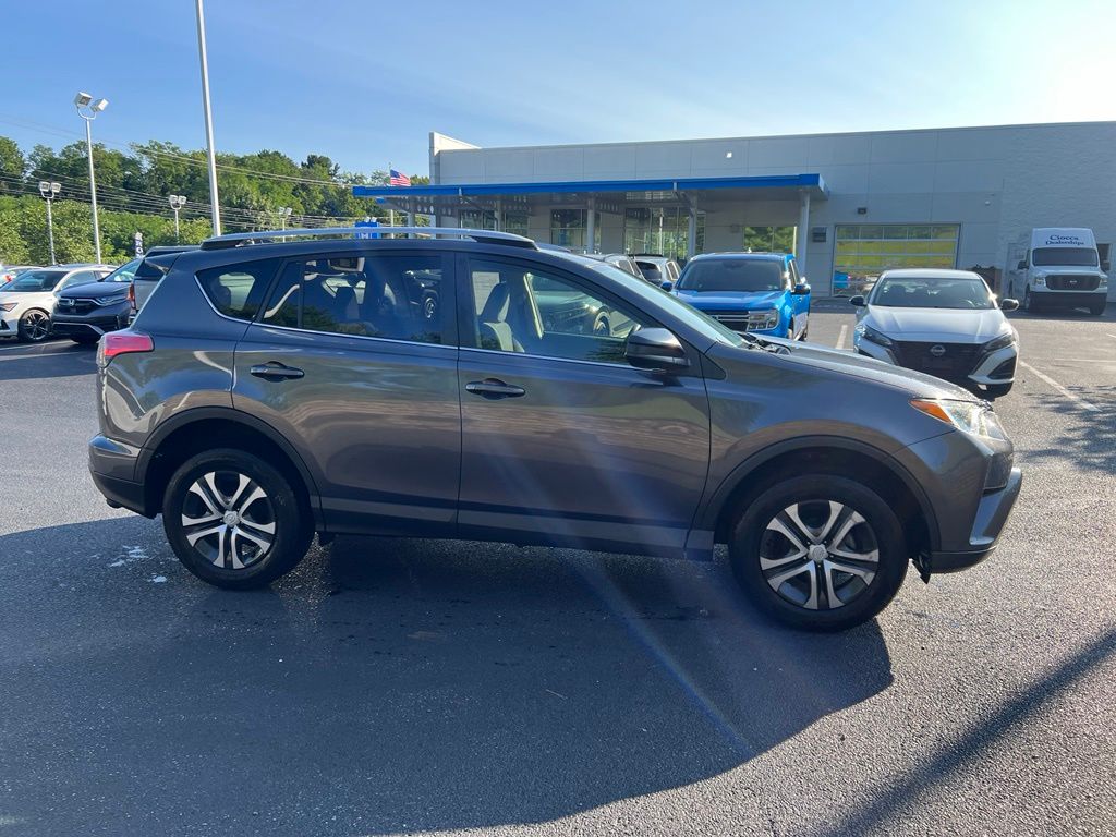 toyota rav4 2016 JTMZFREV5GJ088062 image toyota rav4 2016 JTMZFREV5GJ088062 image