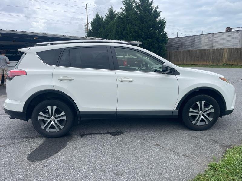toyota rav4 2016 JTMZFREV5GJ081709 image toyota rav4 2016 JTMZFREV5GJ081709 image