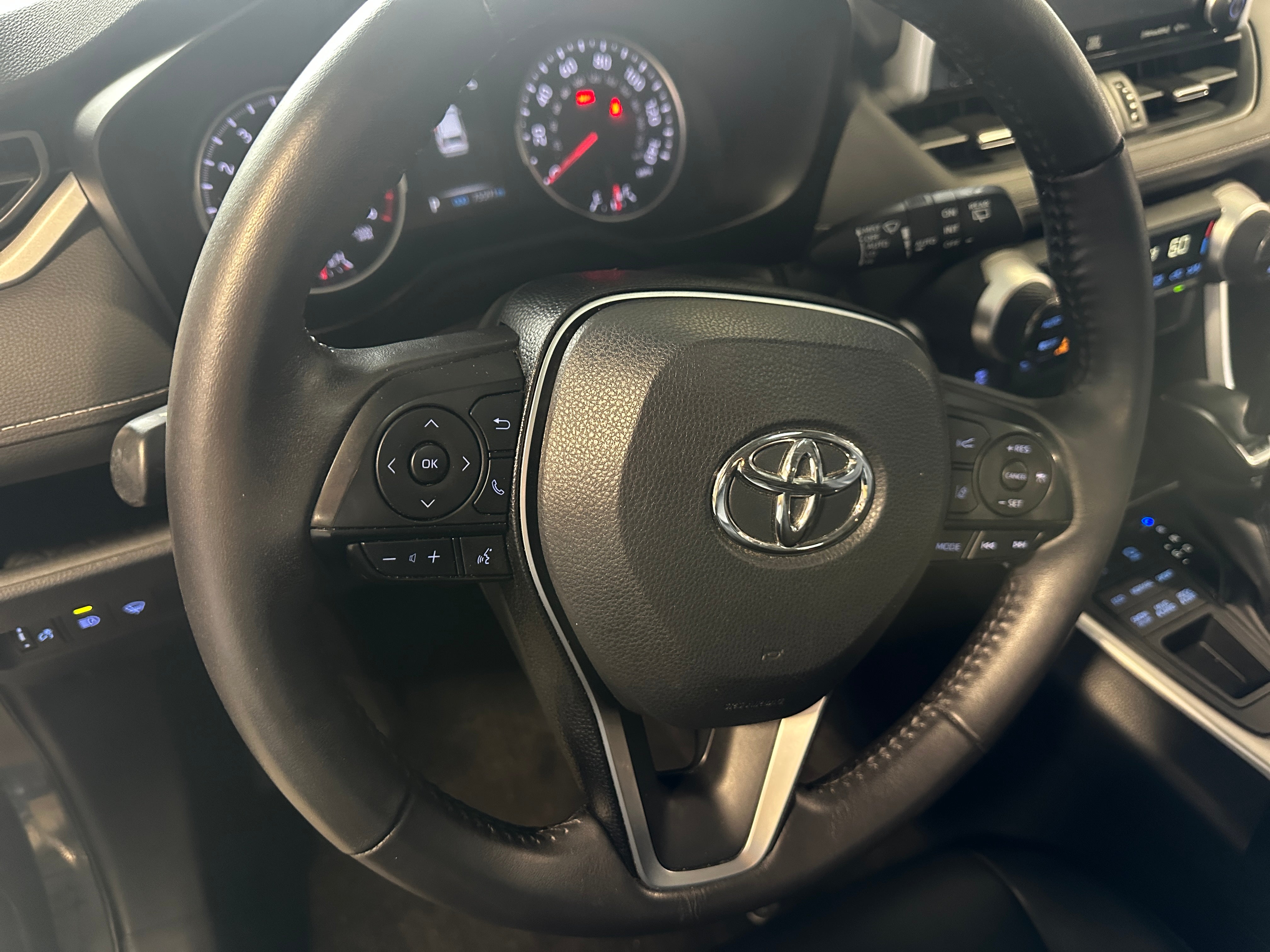 toyota rav4 2019 2T3A1RFV7KW077097 image toyota rav4 2019 2T3A1RFV7KW077097 image