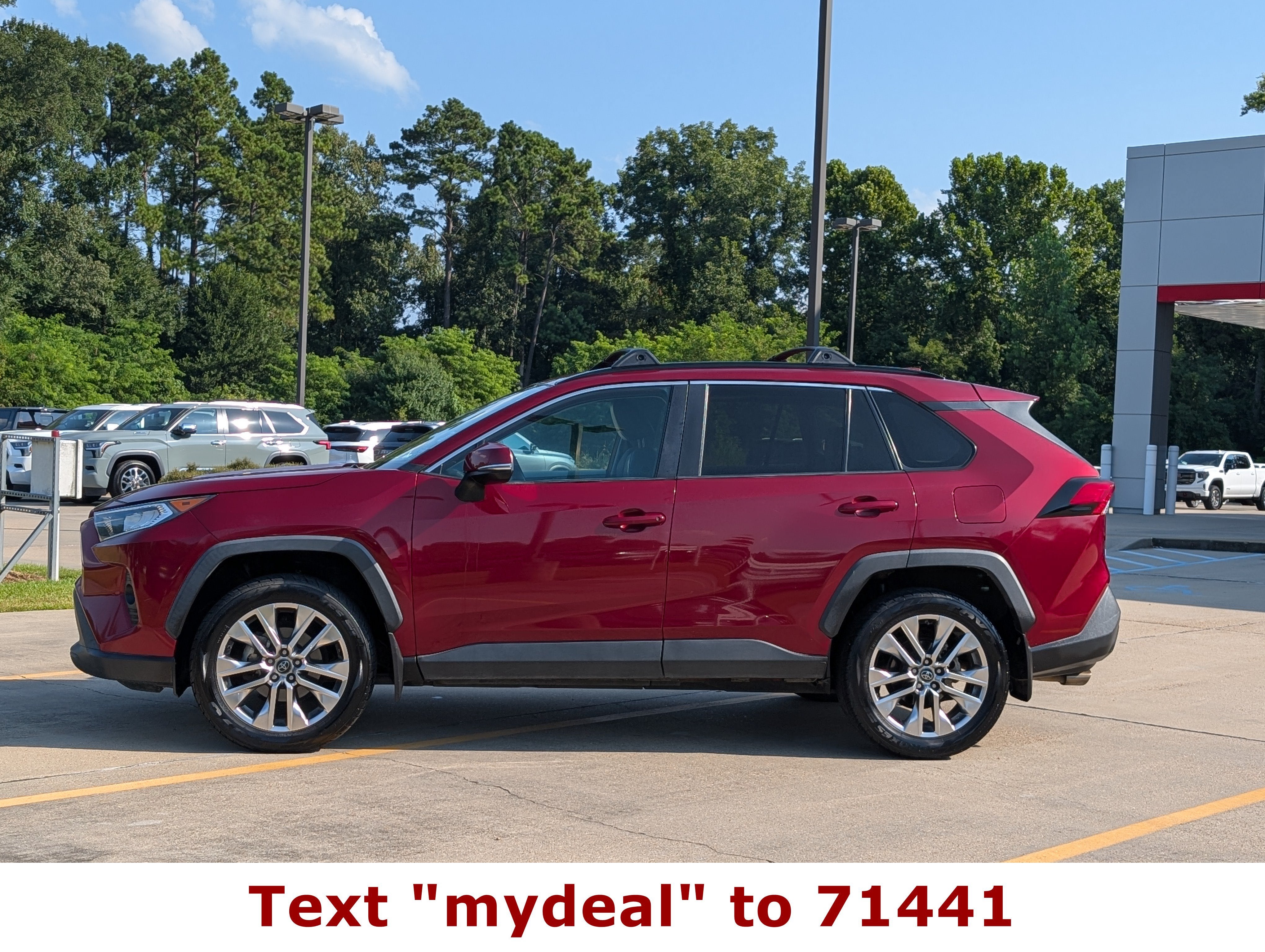 toyota rav4 2019 2T3C1RFV3KW028410 image toyota rav4 2019 2T3C1RFV3KW028410 image