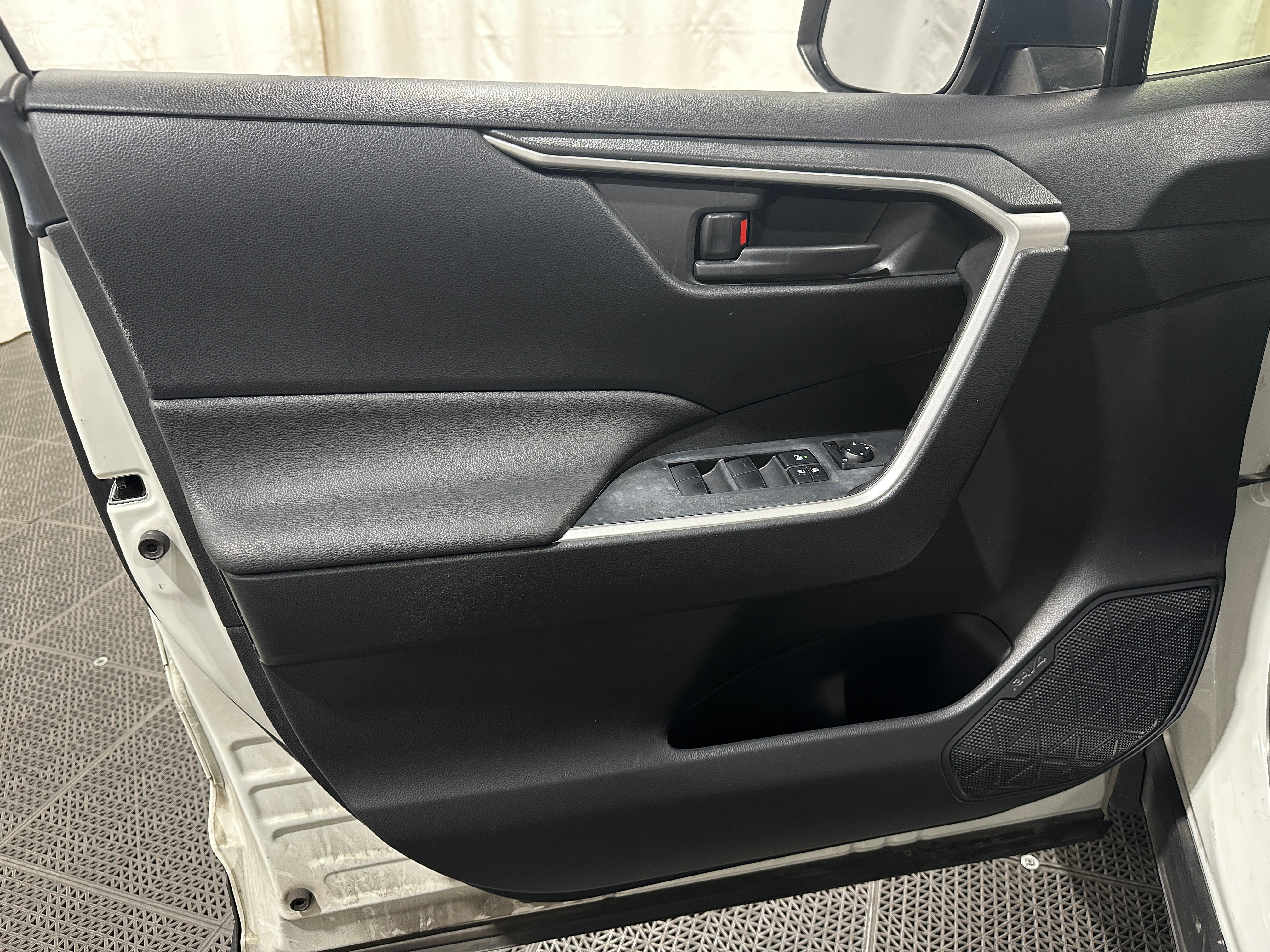 toyota rav4 2019 JTMH1RFVXKJ008952 image toyota rav4 2019 JTMH1RFVXKJ008952 image