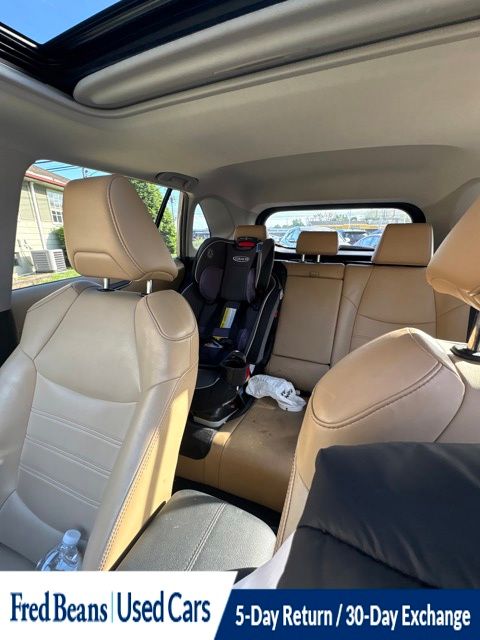 toyota rav4 2019 2T3A1RFV4KW016242 image toyota rav4 2019 2T3A1RFV4KW016242 image