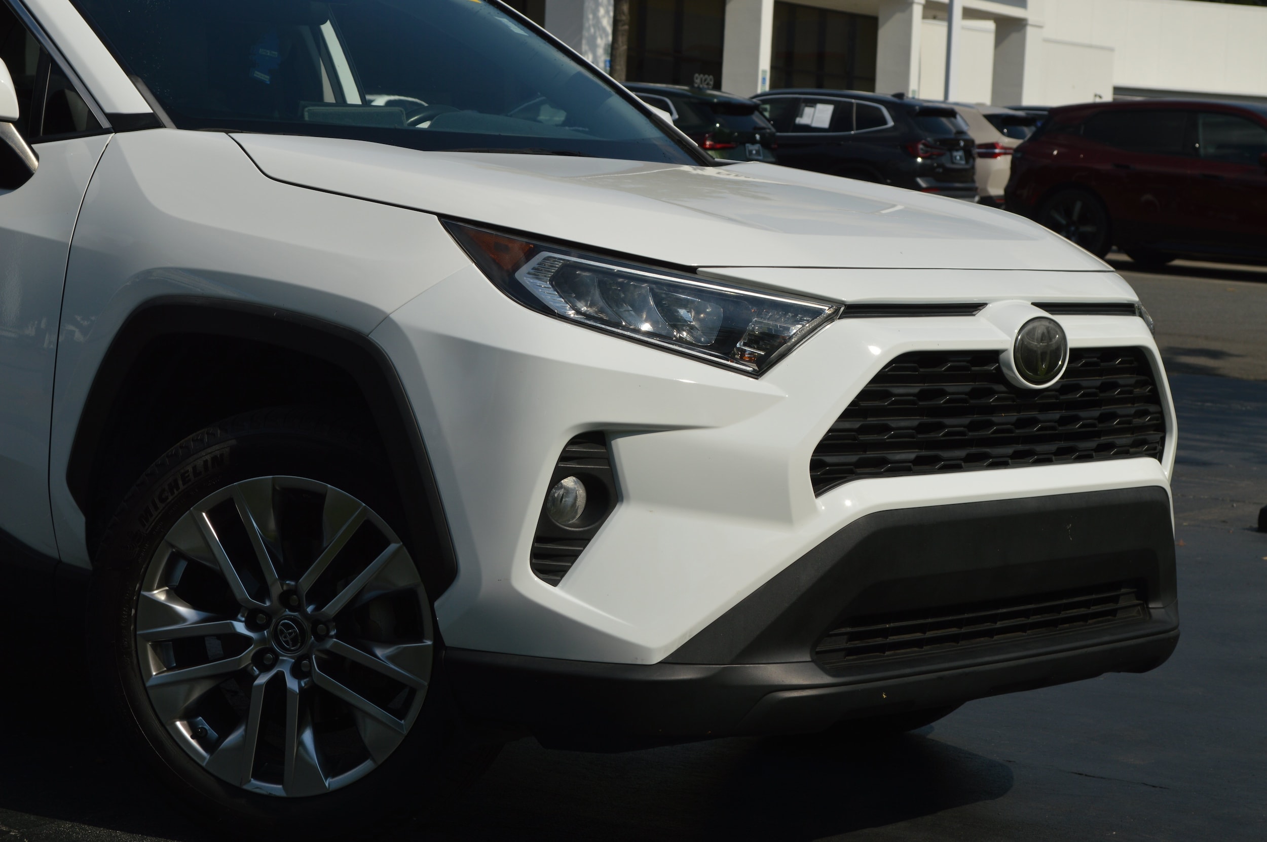 toyota rav4 2019 2T3A1RFV9KW052203 image toyota rav4 2019 2T3A1RFV9KW052203 image