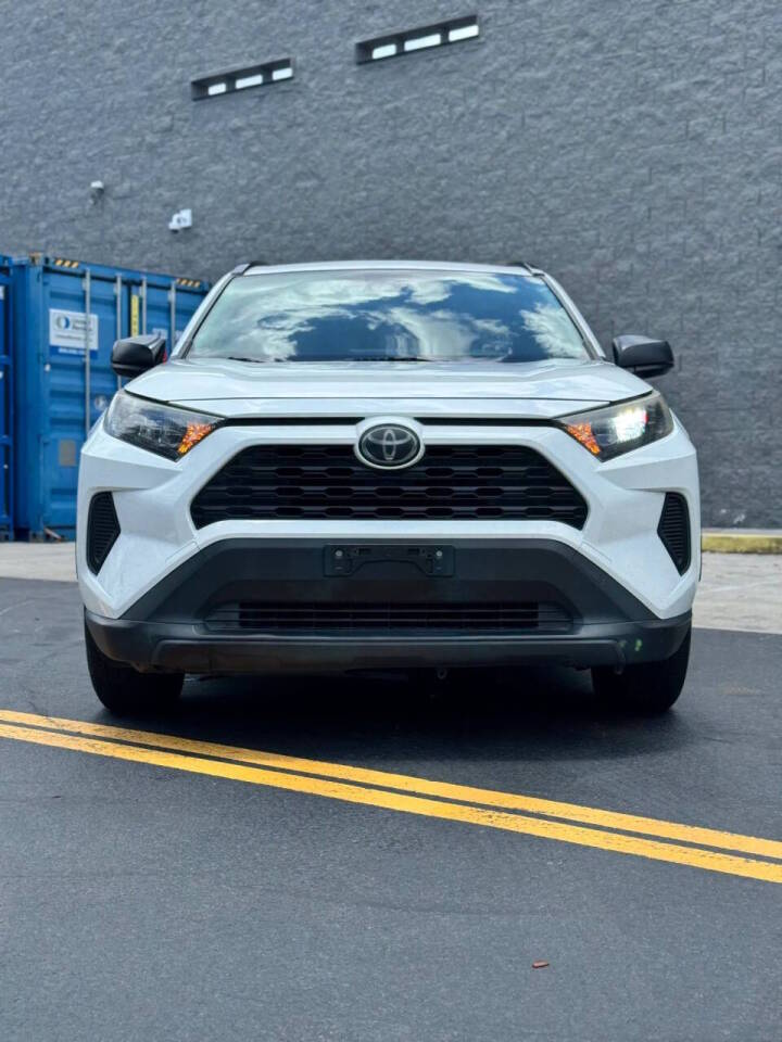 toyota rav4 2019 JTMH1RFV6KD012057 image toyota rav4 2019 JTMH1RFV6KD012057 image
