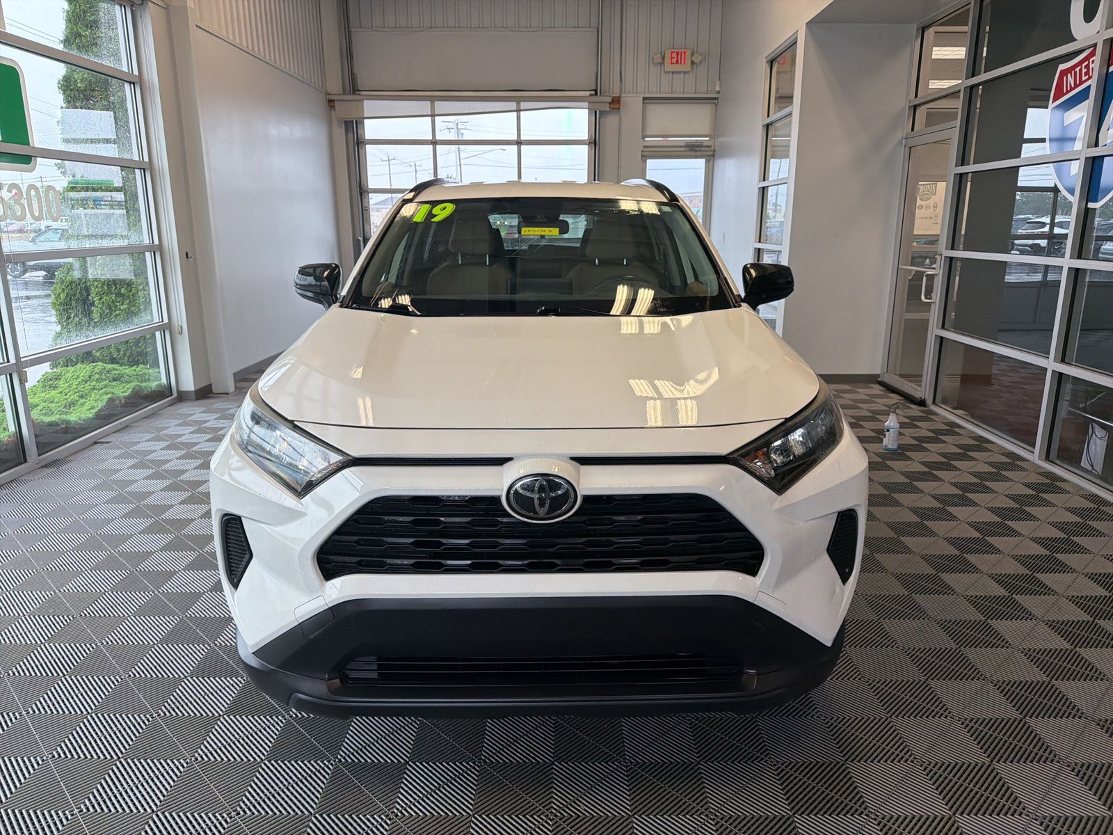 toyota rav4 2019 JTMF1RFV9KD518375 image toyota rav4 2019 JTMF1RFV9KD518375 image