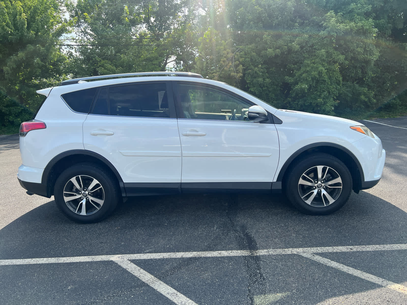 toyota rav4 2018 JTMRFREV1JD243020 image toyota rav4 2018 JTMRFREV1JD243020 image