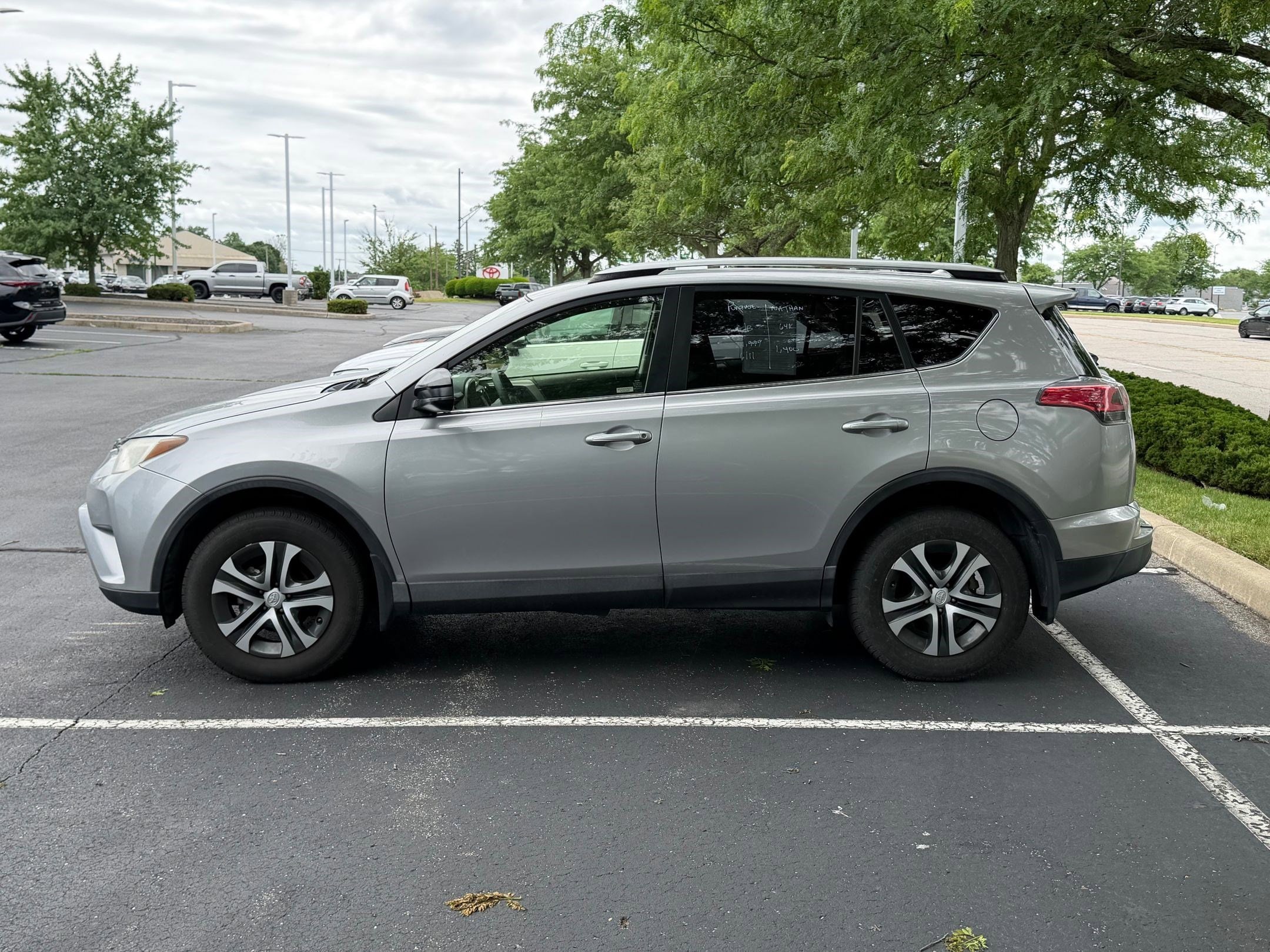 toyota rav4 2018 JTMBFREV0JD254754 image toyota rav4 2018 JTMBFREV0JD254754 image