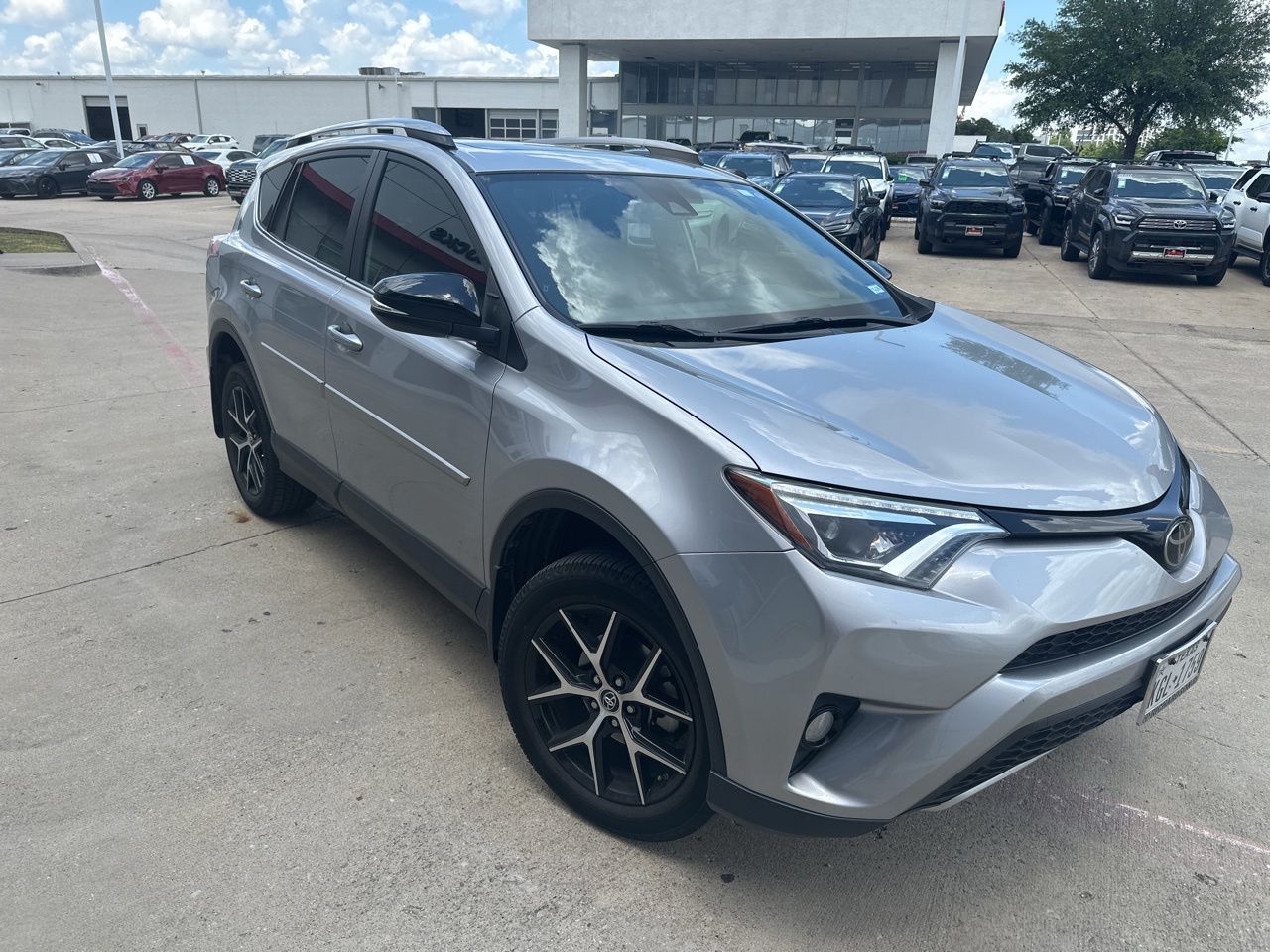 toyota rav4 2018 JTMNFREV1JJ158579 image toyota rav4 2018 JTMNFREV1JJ158579 image