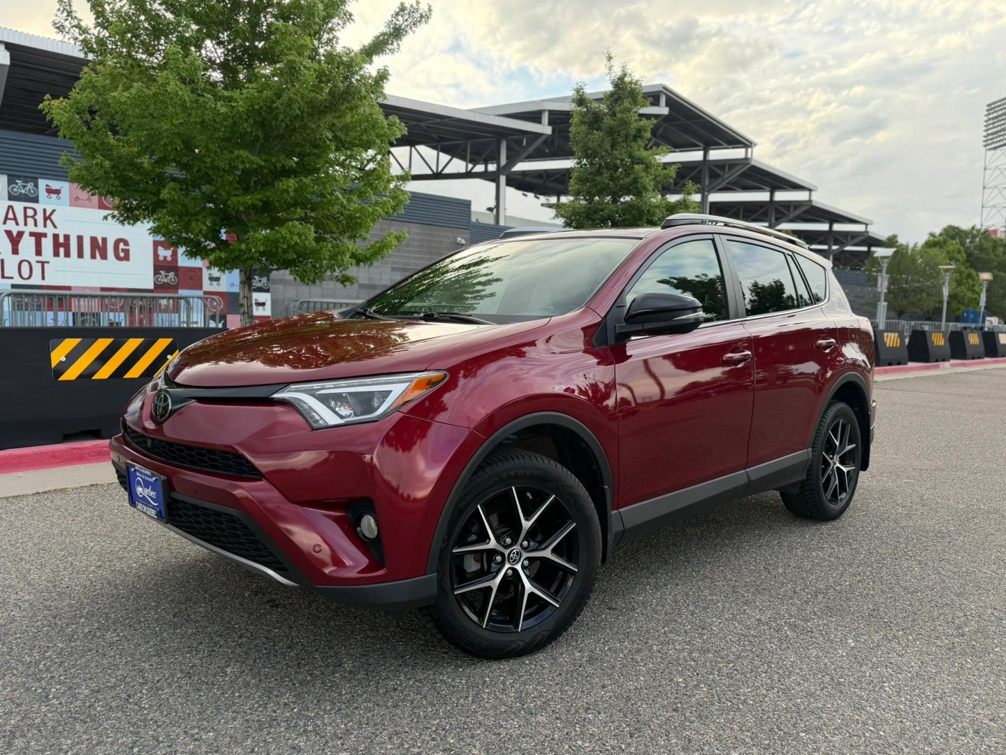toyota rav4 2018 JTMJFREV8JD225465 image toyota rav4 2018 JTMJFREV8JD225465 image