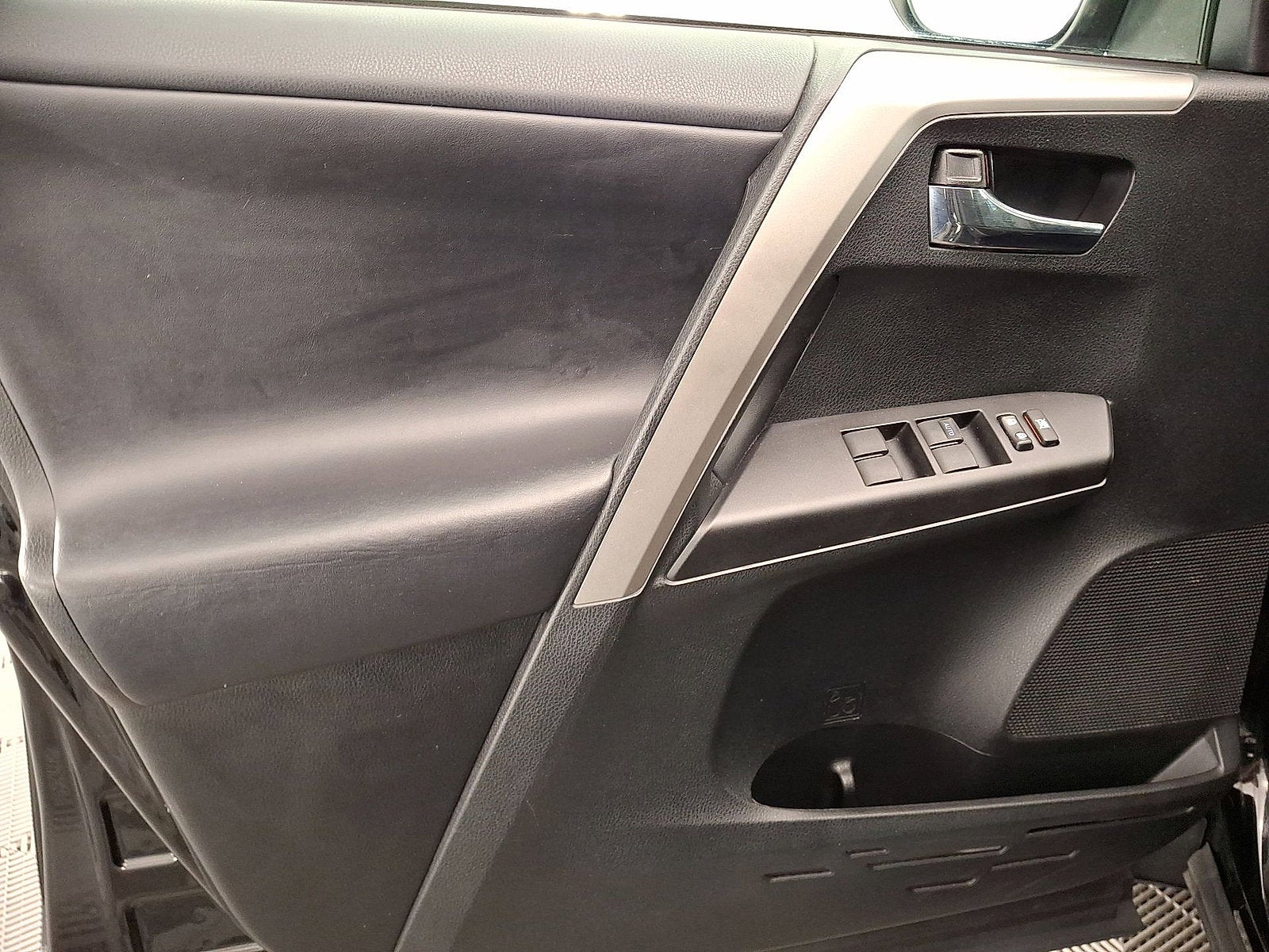 toyota rav4 2018 2T3RFREVXJW778723 image toyota rav4 2018 2T3RFREVXJW778723 image