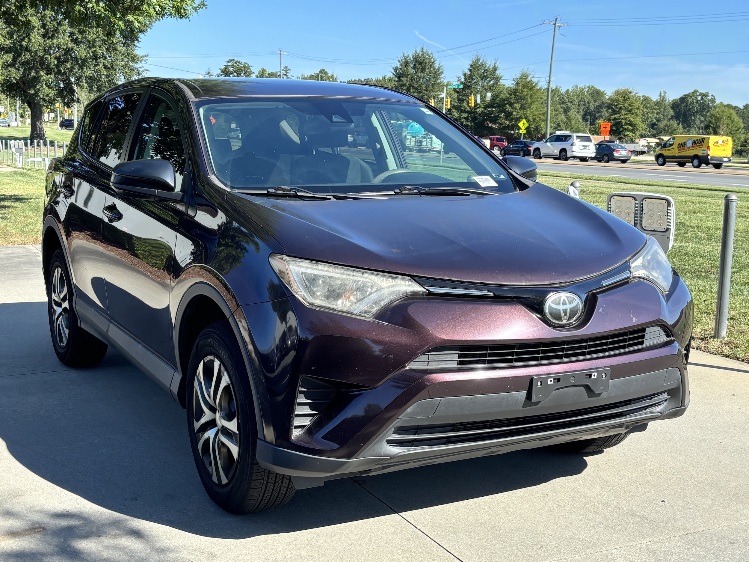 toyota rav4 2018 2T3ZFREV4JW515241 image