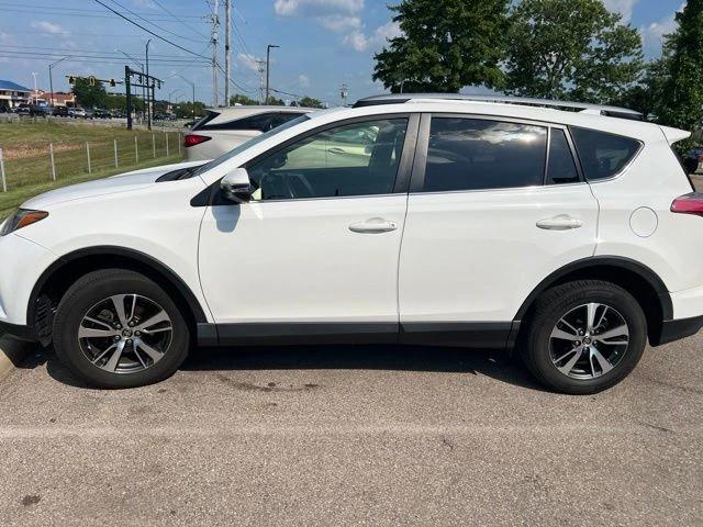 toyota rav4 2018 JTMRFREV4JD246140 image toyota rav4 2018 JTMRFREV4JD246140 image