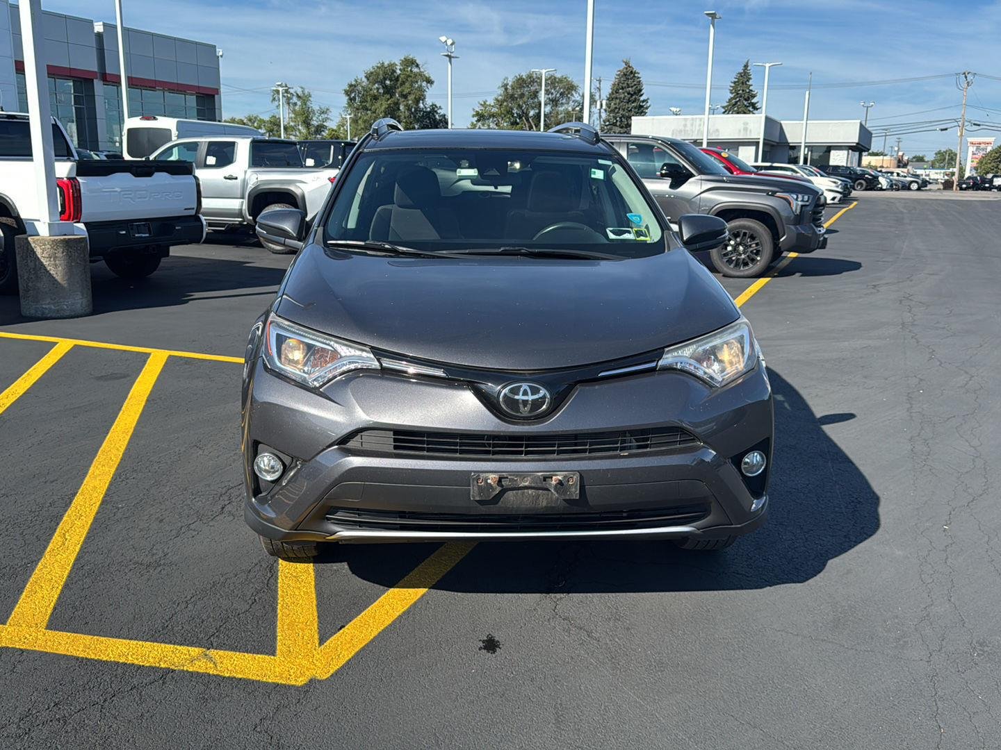 toyota rav4 2018 2T3RFREV6JW703453 image toyota rav4 2018 2T3RFREV6JW703453 image
