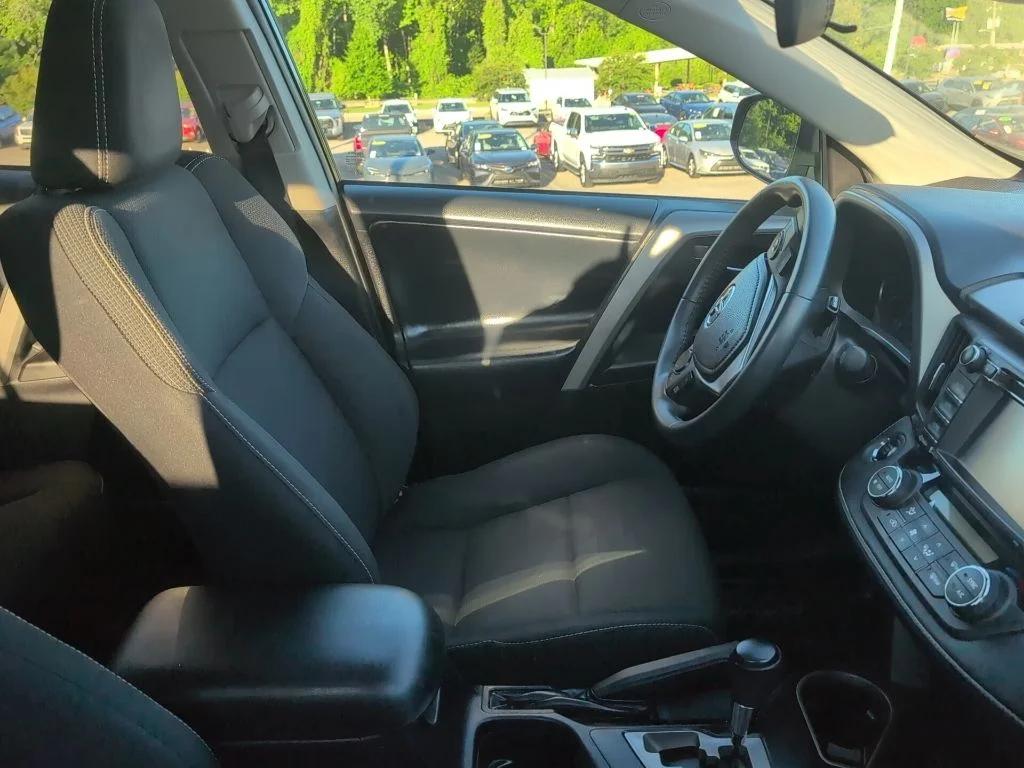 toyota rav4 2018 2T3RFREV8JW718309 image toyota rav4 2018 2T3RFREV8JW718309 image