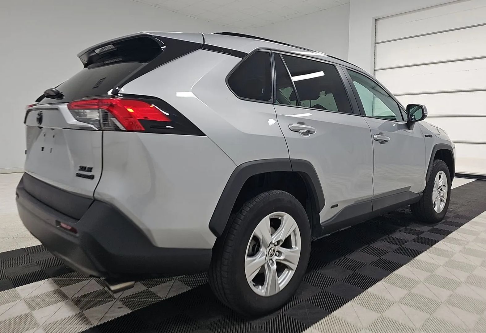 toyota rav4 2021 2T3R6RFVXMW015877 image toyota rav4 2021 2T3R6RFVXMW015877 image