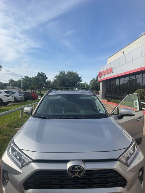 toyota rav4 2021 2T3C1RFV9MC140908 image
