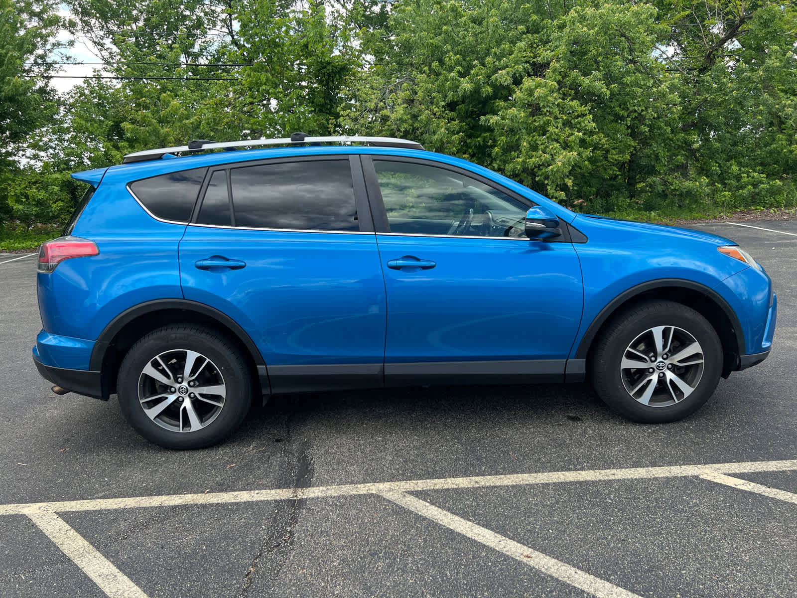 toyota rav4 2017 JTMRFREV5HJ132918 image toyota rav4 2017 JTMRFREV5HJ132918 image