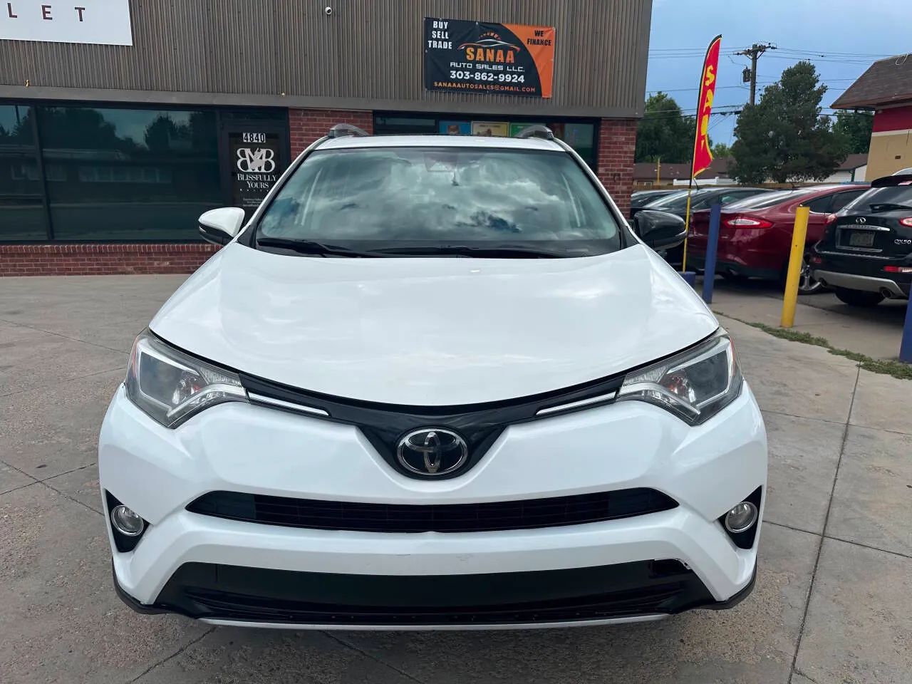 toyota rav4 2017 JTMRFREV5HD220494 image toyota rav4 2017 JTMRFREV5HD220494 image