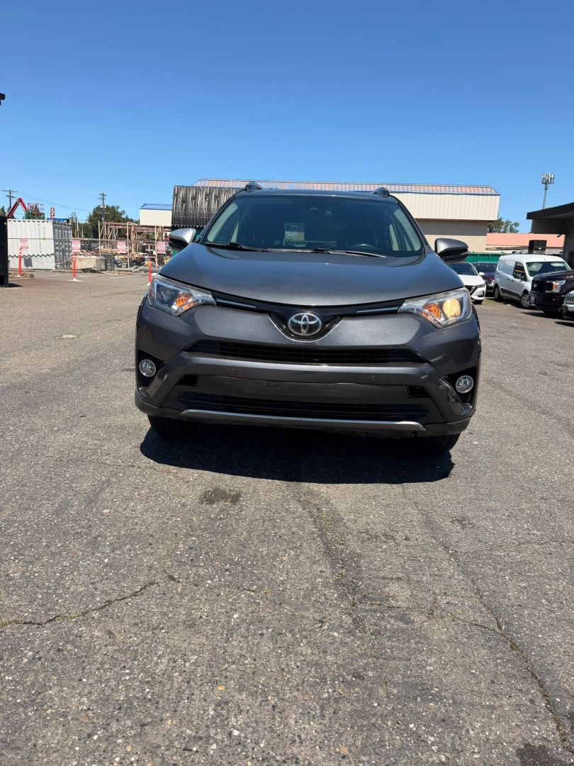 toyota rav4 2017 JTMRFREV8HD213202 image toyota rav4 2017 JTMRFREV8HD213202 image