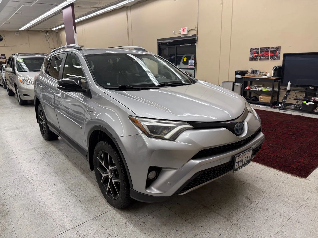 toyota rav4 2017 JTMJJREV1HD116063 image toyota rav4 2017 JTMJJREV1HD116063 image