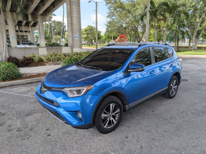 toyota rav4 2017 JTMWFREV2HD094565 image toyota rav4 2017 JTMWFREV2HD094565 image