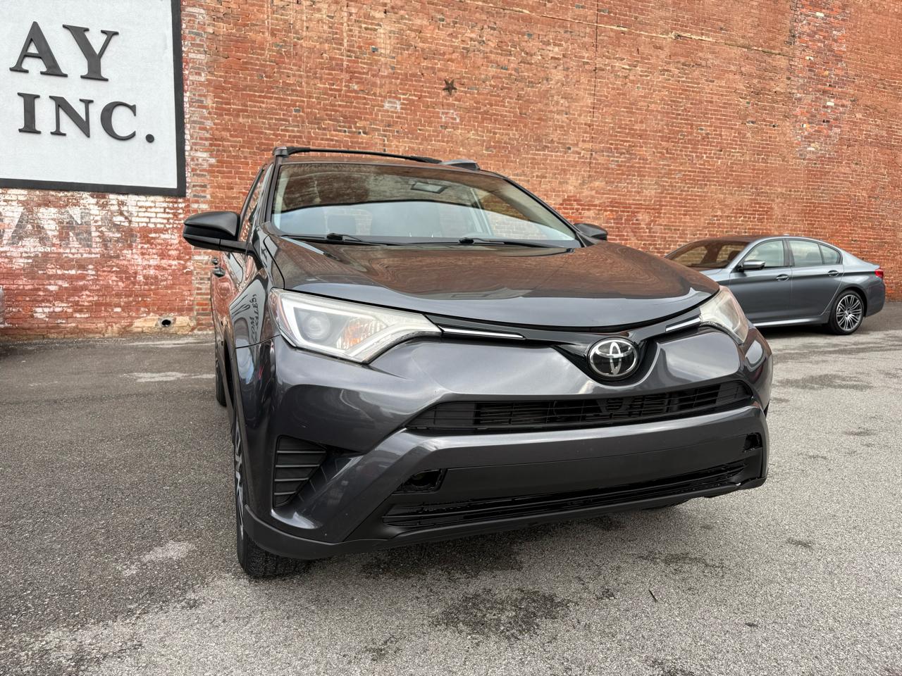 toyota rav4 2017 JTMBFREV1HD202673 image toyota rav4 2017 JTMBFREV1HD202673 image