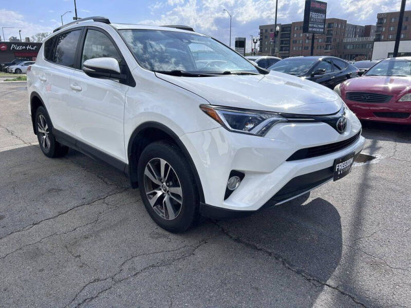 toyota rav4 2017 JTMRFREV8HD218366 image toyota rav4 2017 JTMRFREV8HD218366 image