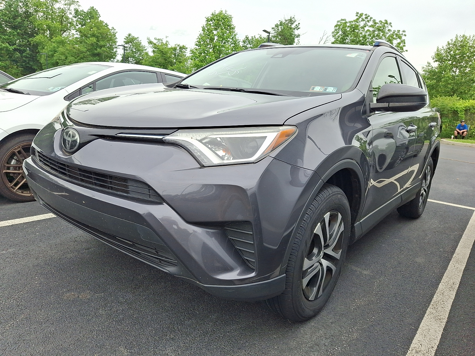 toyota rav4 2017 JTMBFREV8HJ109621 image toyota rav4 2017 JTMBFREV8HJ109621 image