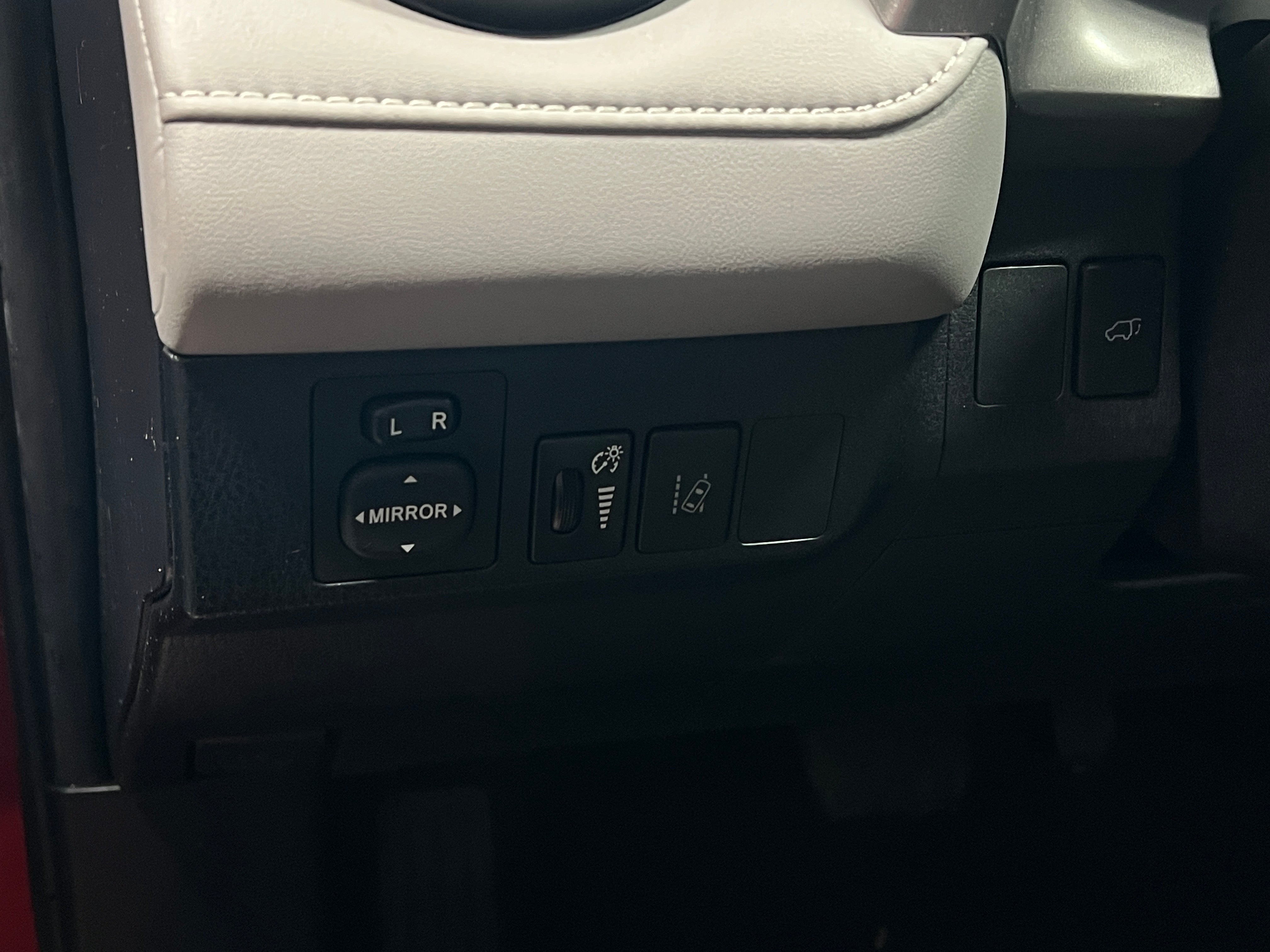 toyota rav4 2017 JTMYFREV0HJ147984 image toyota rav4 2017 JTMYFREV0HJ147984 image