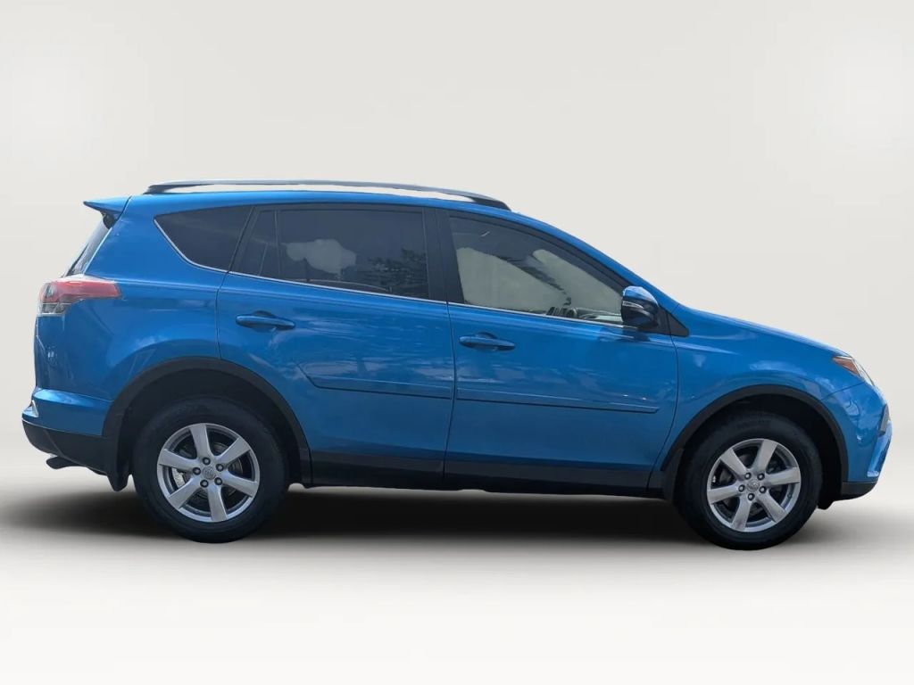 toyota rav4 2017 JTMRFREV0HD200654 image toyota rav4 2017 JTMRFREV0HD200654 image