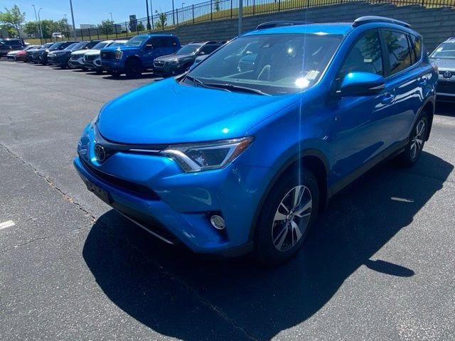 toyota rav4 2017 JTMRFREV5HJ145846 image toyota rav4 2017 JTMRFREV5HJ145846 image