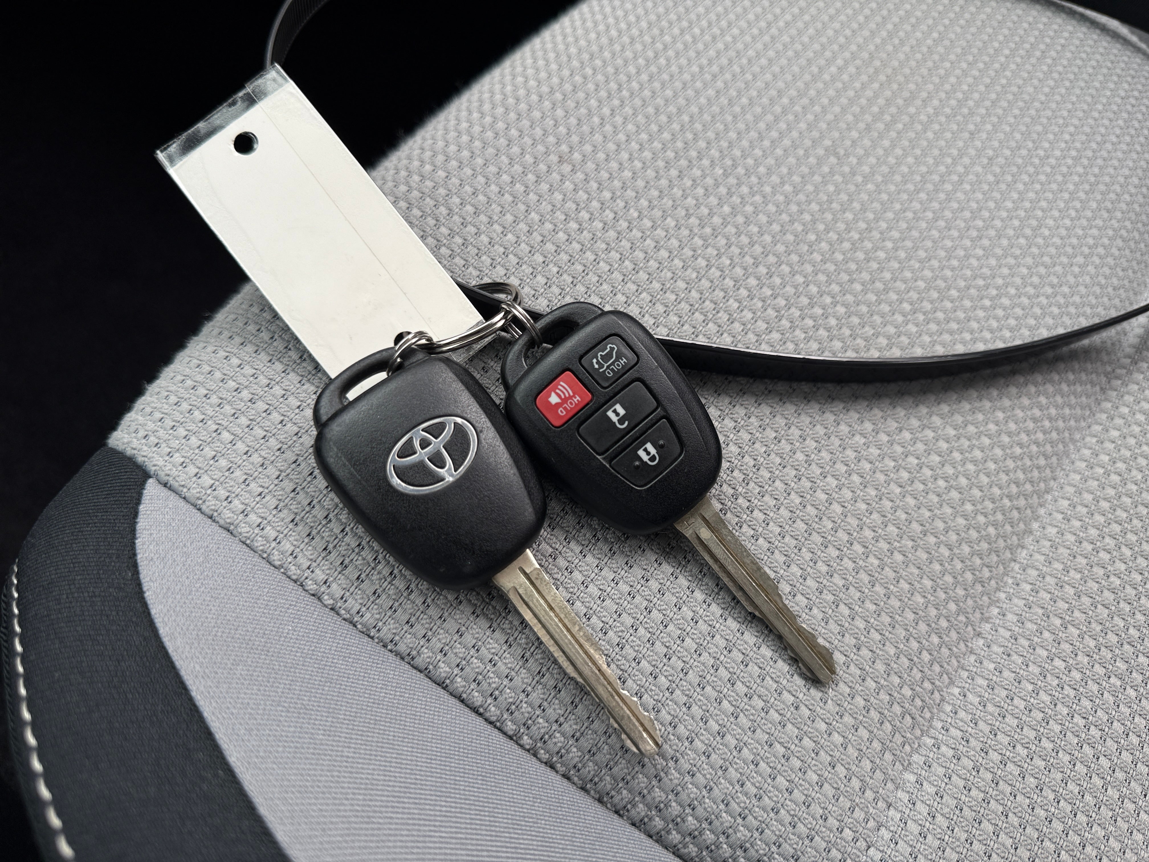 toyota rav4 2017 JTMWFREV2HD099202 image toyota rav4 2017 JTMWFREV2HD099202 image