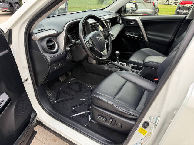 toyota rav4 2017 JTMDFREV6HD212821 image toyota rav4 2017 JTMDFREV6HD212821 image