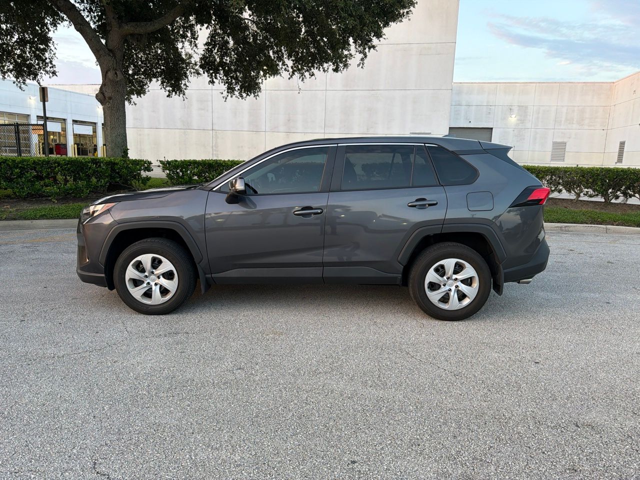 toyota rav4 2024 2T3K1RFV3RW347215 image toyota rav4 2024 2T3K1RFV3RW347215 image