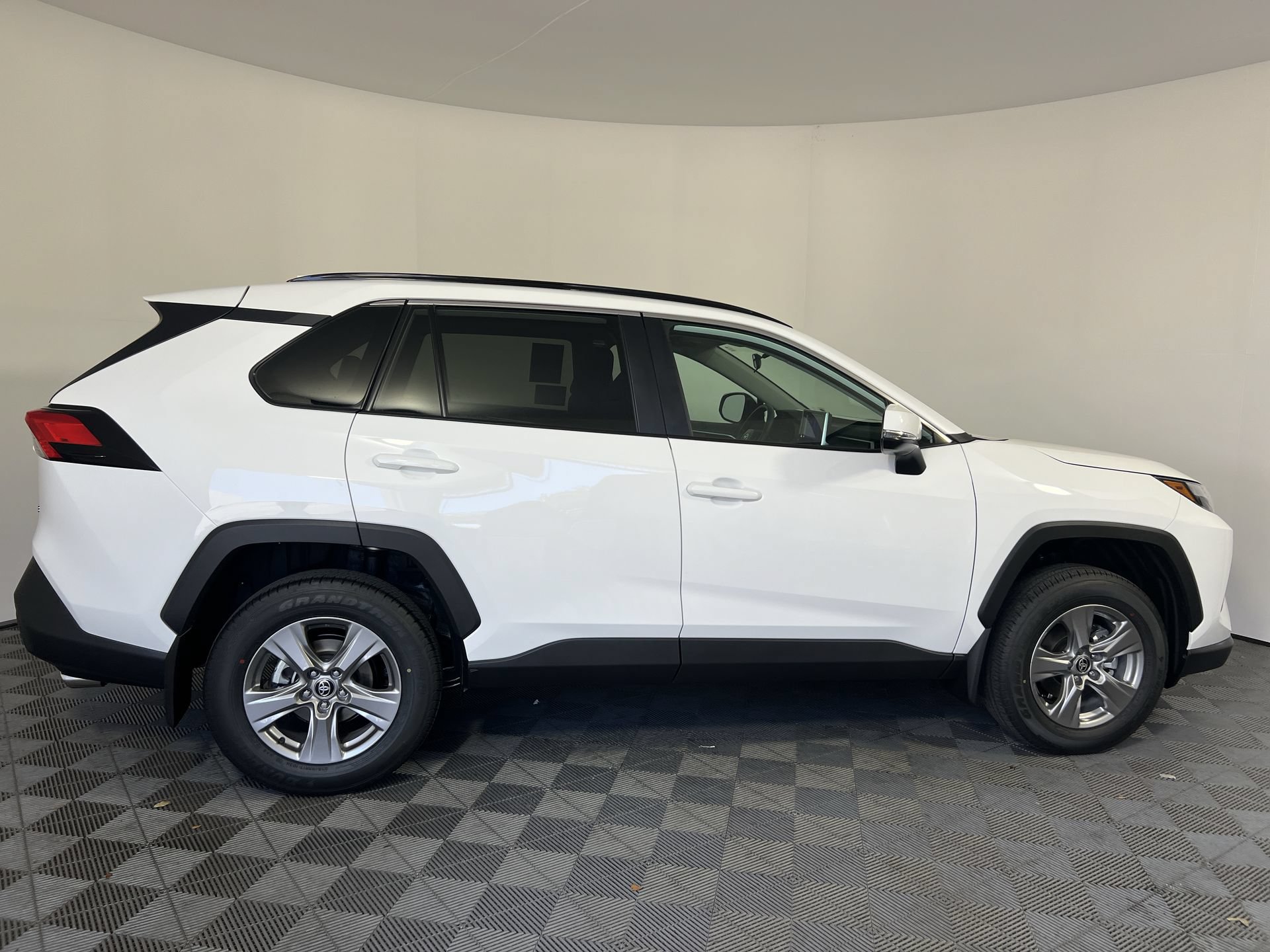 toyota rav4 2024 2T3W1RFV8RC286978 image toyota rav4 2024 2T3W1RFV8RC286978 image