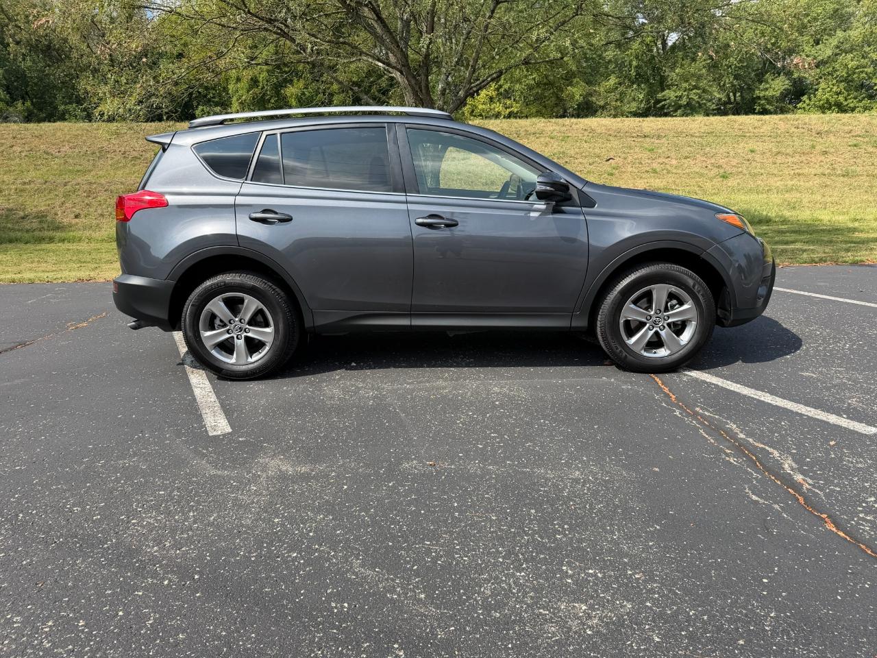 toyota rav4 2015 JTMWFREV8FD075144 image toyota rav4 2015 JTMWFREV8FD075144 image