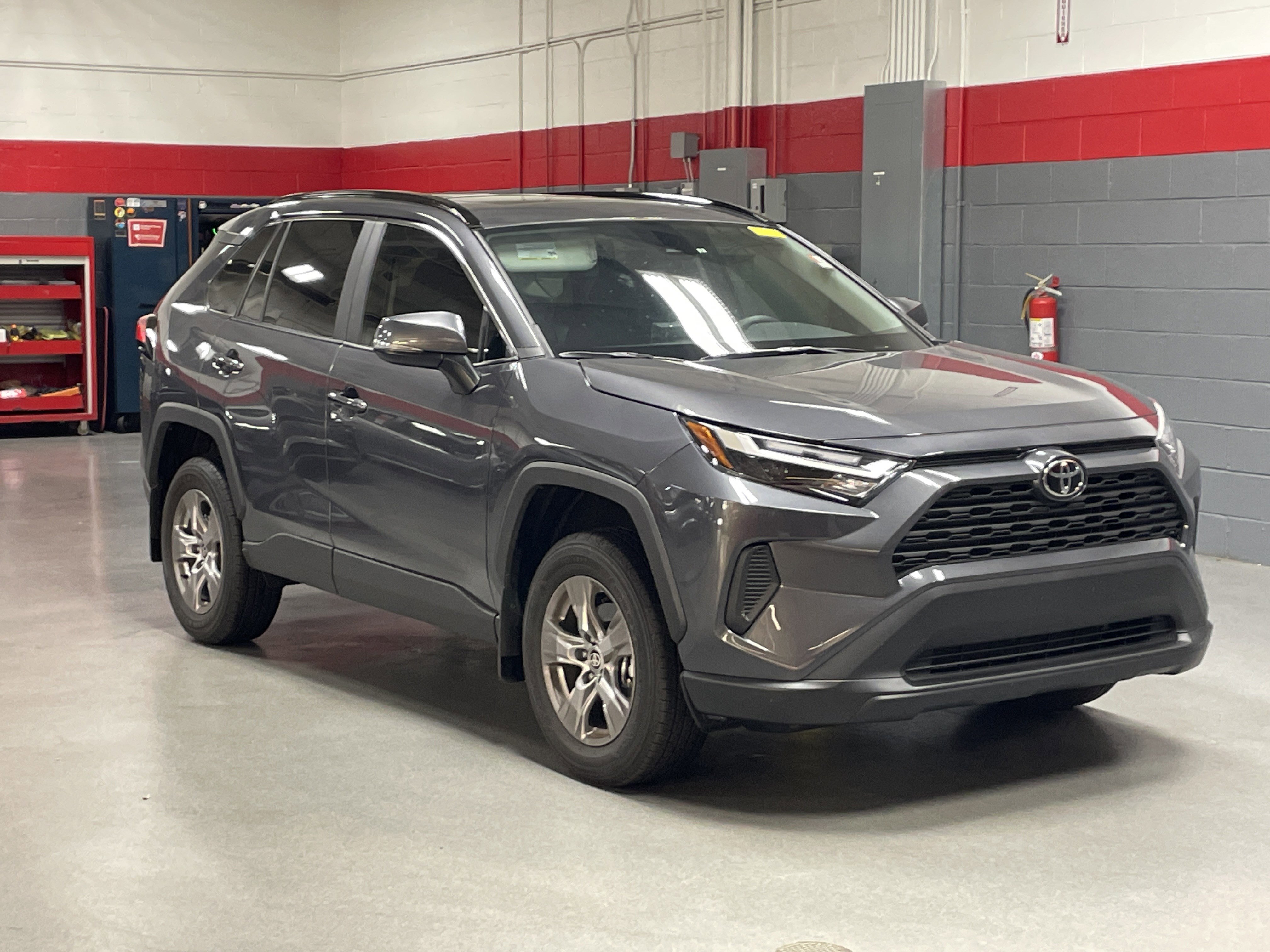 toyota rav4 2025 2T3W1RFVXSW437565 image toyota rav4 2025 2T3W1RFVXSW437565 image