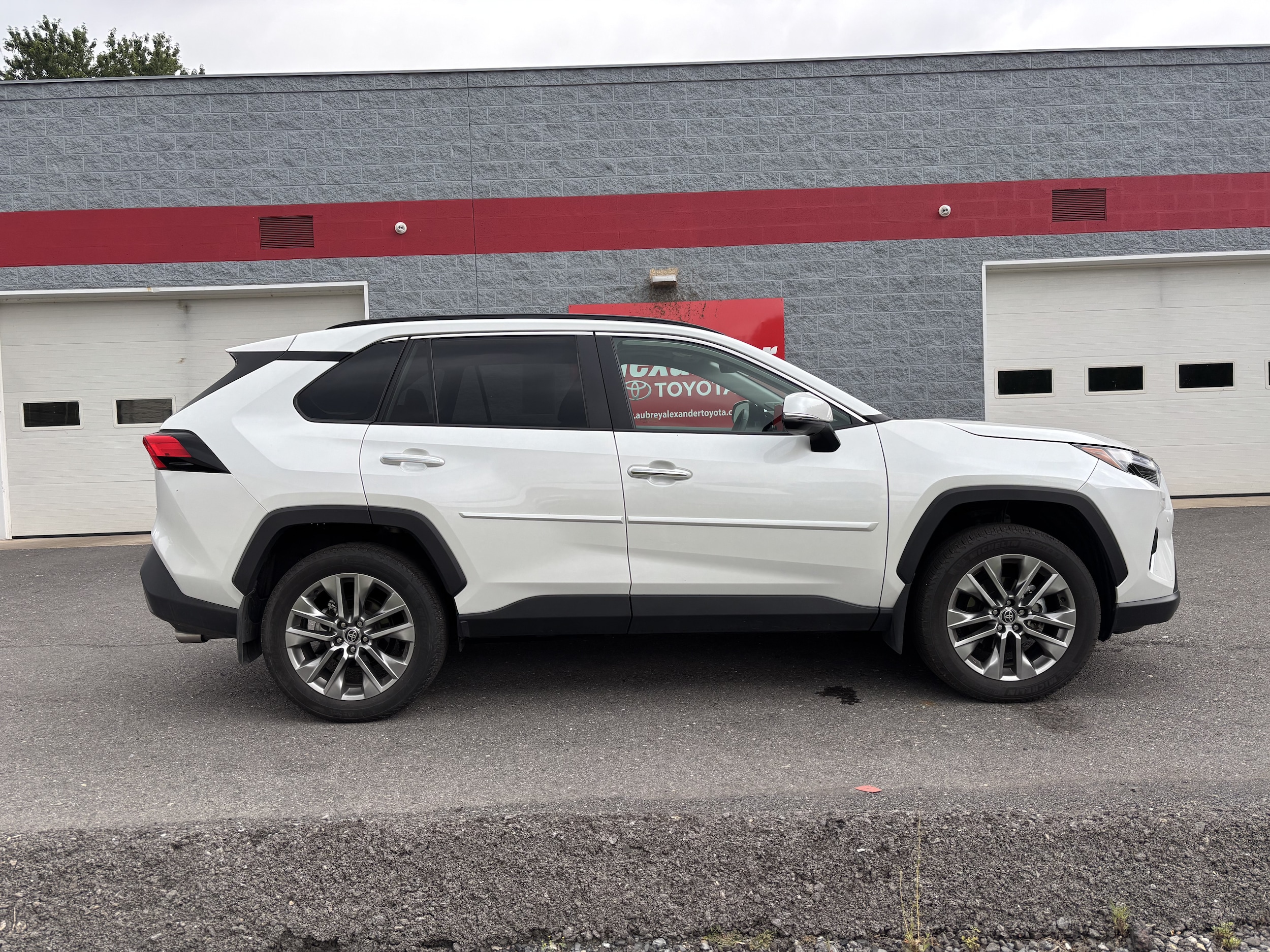 toyota rav4 2025 2T3N1RFVXSW571178 image toyota rav4 2025 2T3N1RFVXSW571178 image