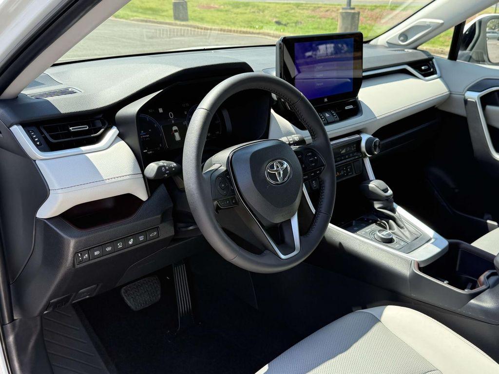 toyota rav4 2025 2T3N1RFVXSW601831 image toyota rav4 2025 2T3N1RFVXSW601831 image