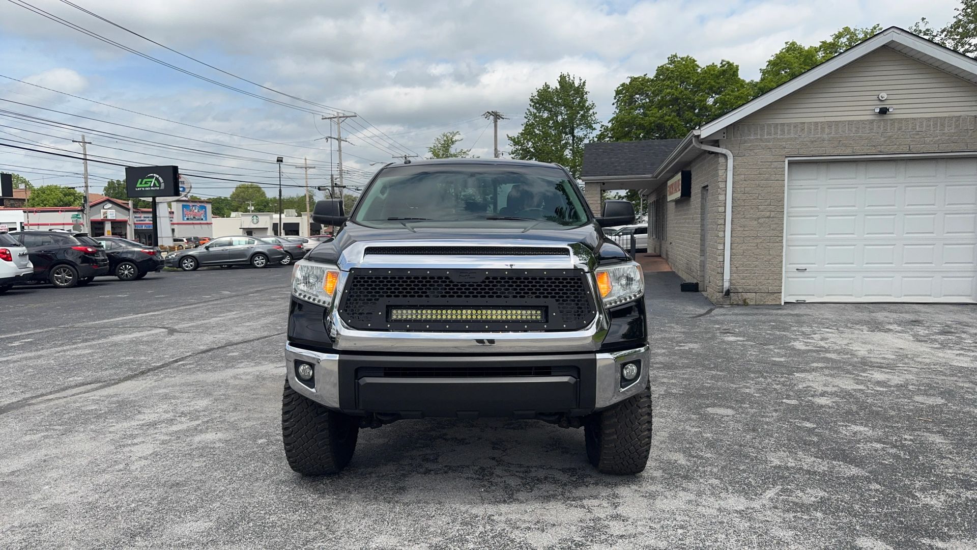 toyota tundra 2016 5TFUW5F17GX501465 image toyota tundra 2016 5TFUW5F17GX501465 image