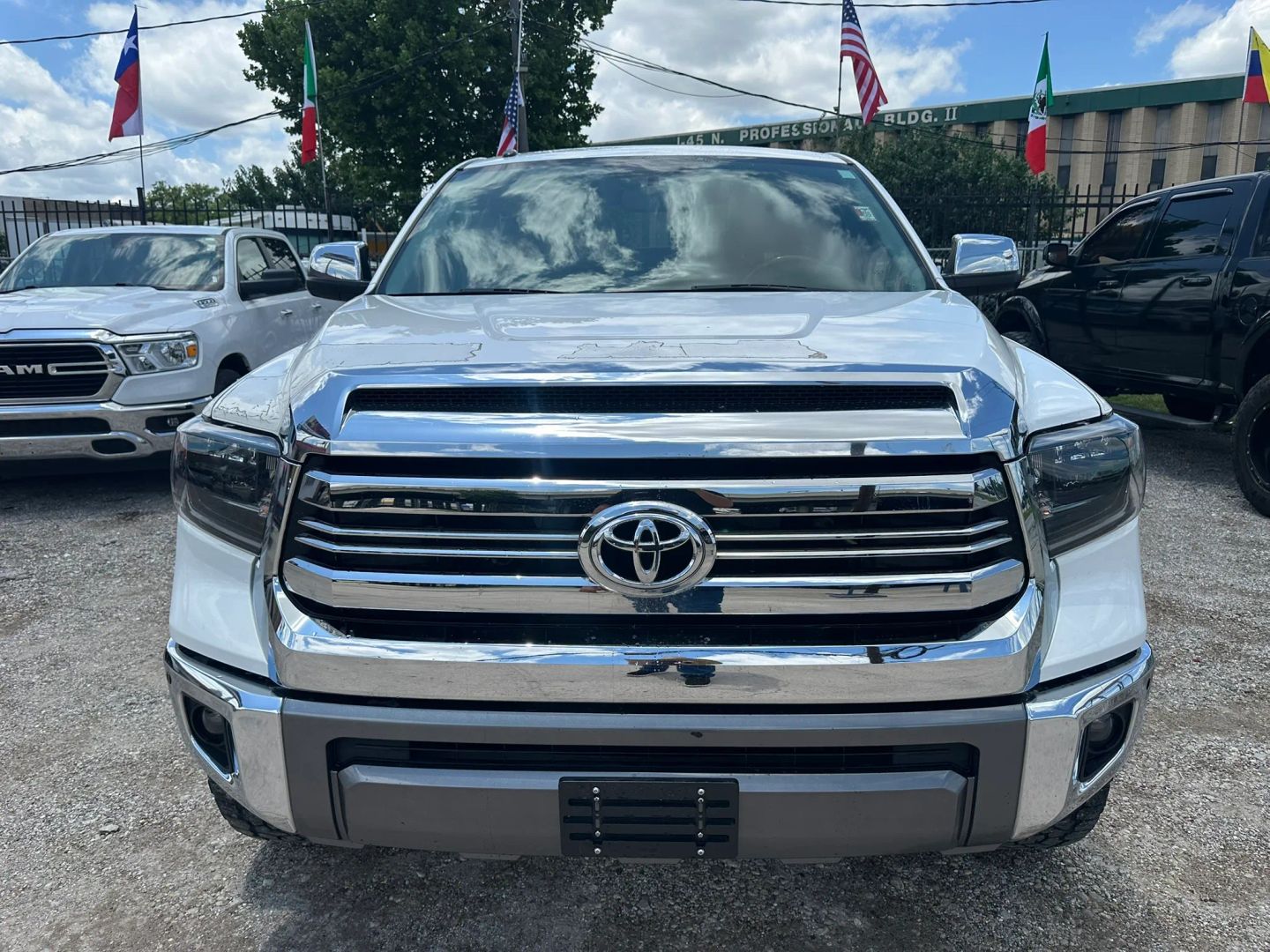 toyota tundra 2016 5TFAW5F14GX510806 image toyota tundra 2016 5TFAW5F14GX510806 image