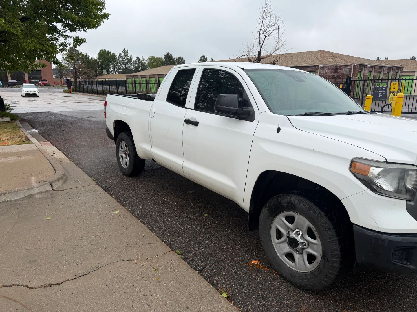 toyota tundra 2018 5TFUW5F17JX763722 image toyota tundra 2018 5TFUW5F17JX763722 image